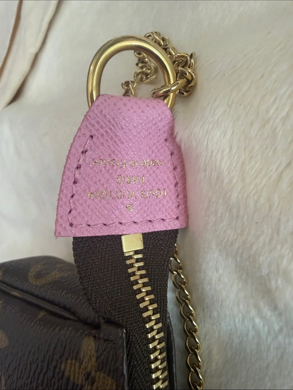 Louis Vuitton Crossbody Pink Vivienne Holiday Limited Edition Mini Pochette - Picture 6 of 10